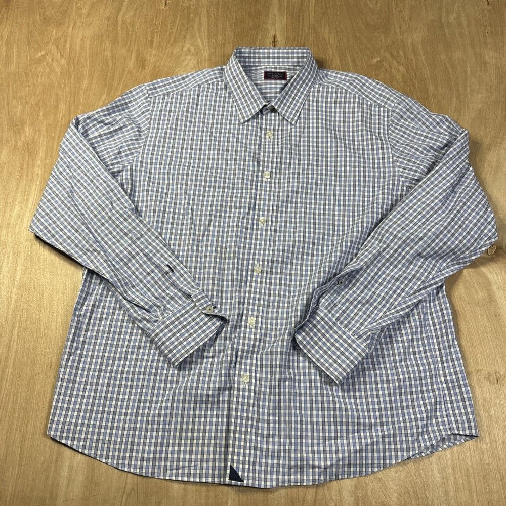 UNTUCKit Blue and White Checkered Casual Button Down Shirt